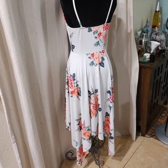 B Famous USA Womans Fun Floral Rose Dress SZ Large A line Hi Low flared Hem - Picture 6 of 11